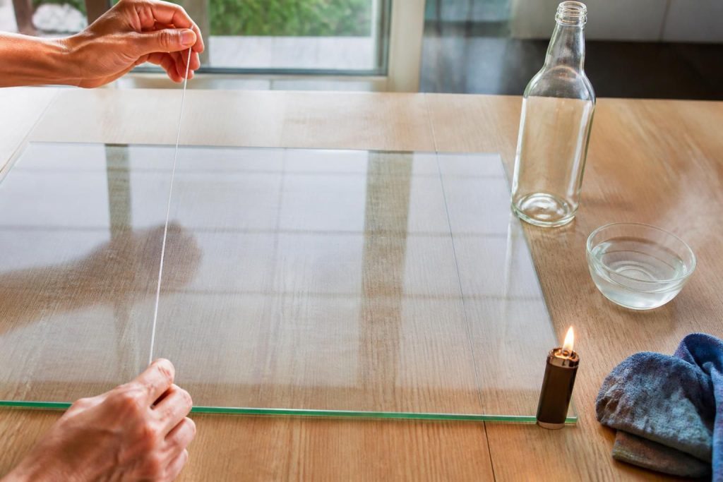 découvrez des astuces ingénieuses pour couper du verre sans outil spécialisé. apprenez des méthodes simples et efficaces à connaître absolument pour vos projets diy.